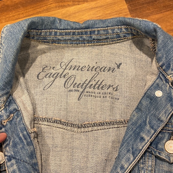 Cropped American Eagle Medium Distressed Jean Jacket - Picture 4 of 5